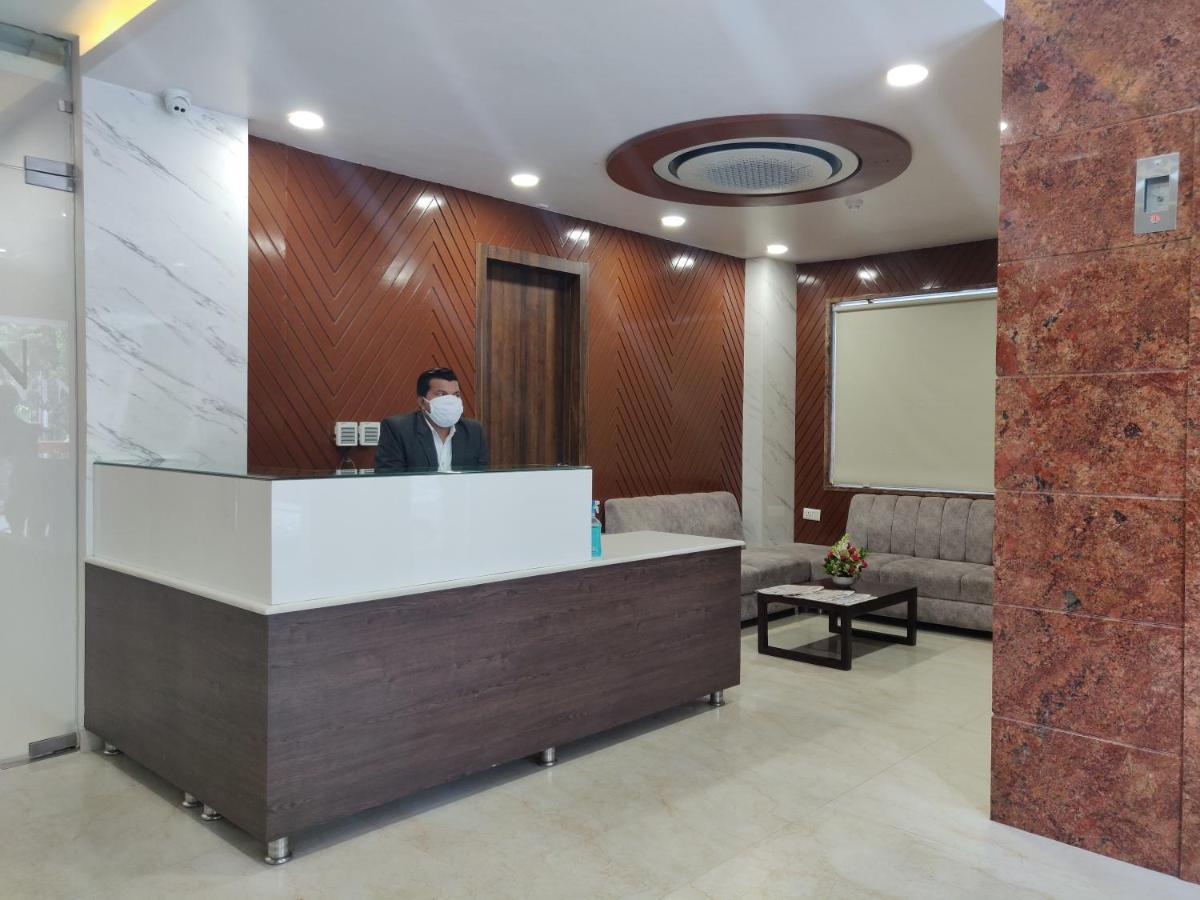 Hotel Sarvin Лакхнау Экстерьер фото