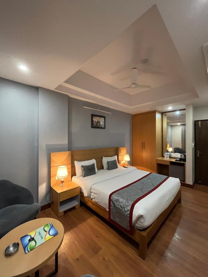 Hotel Sarvin Лакхнау Экстерьер фото